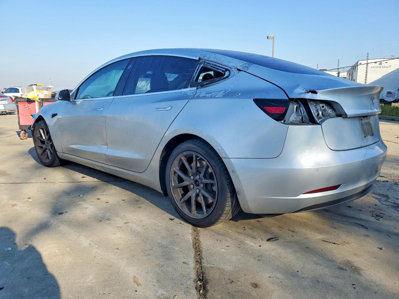 2018 Tesla Model 3 - Фото 2