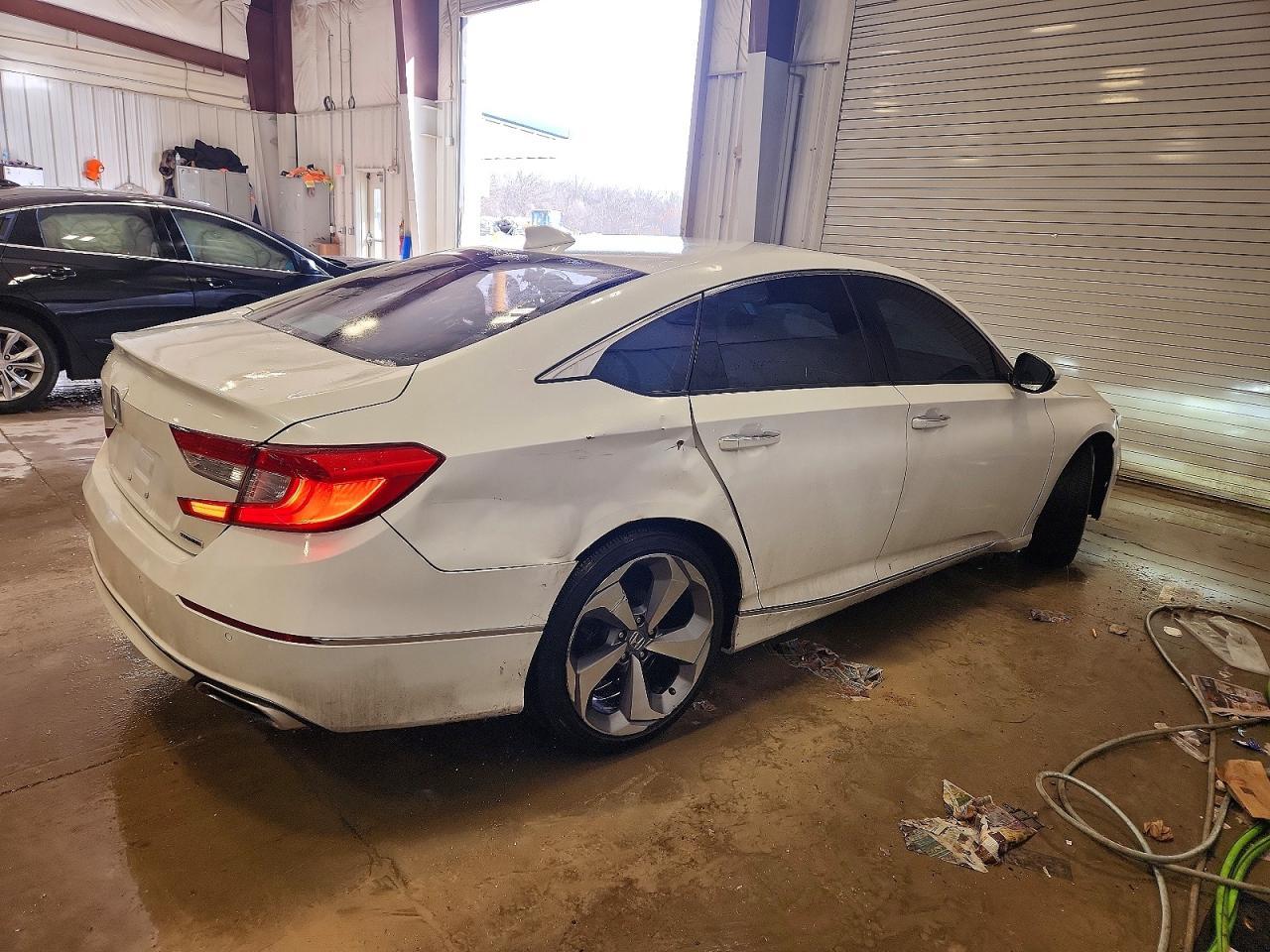 2018 Honda Accord Touring - Фото 3