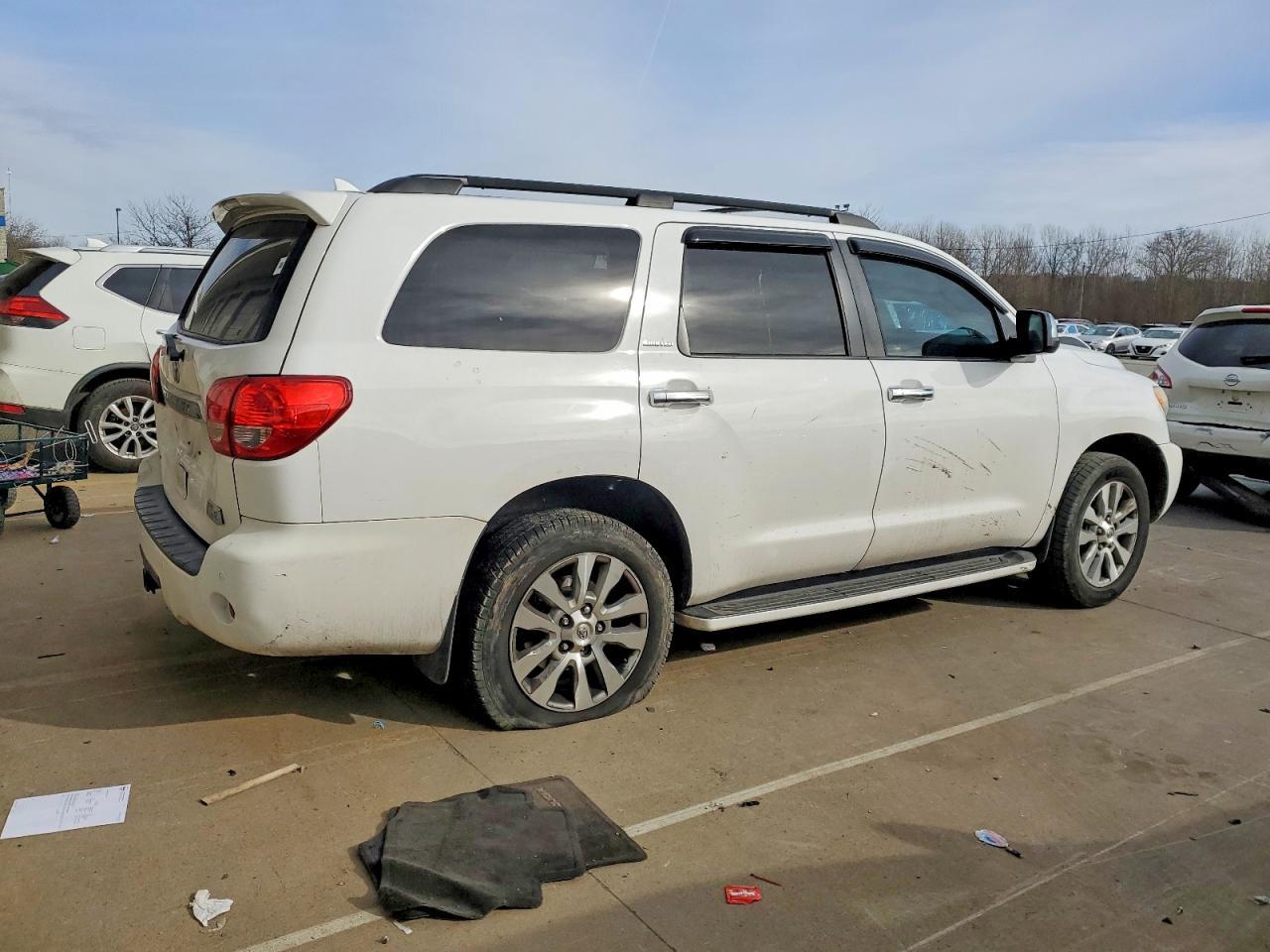 2012 Toyota Sequoia Limited - Фото 3
