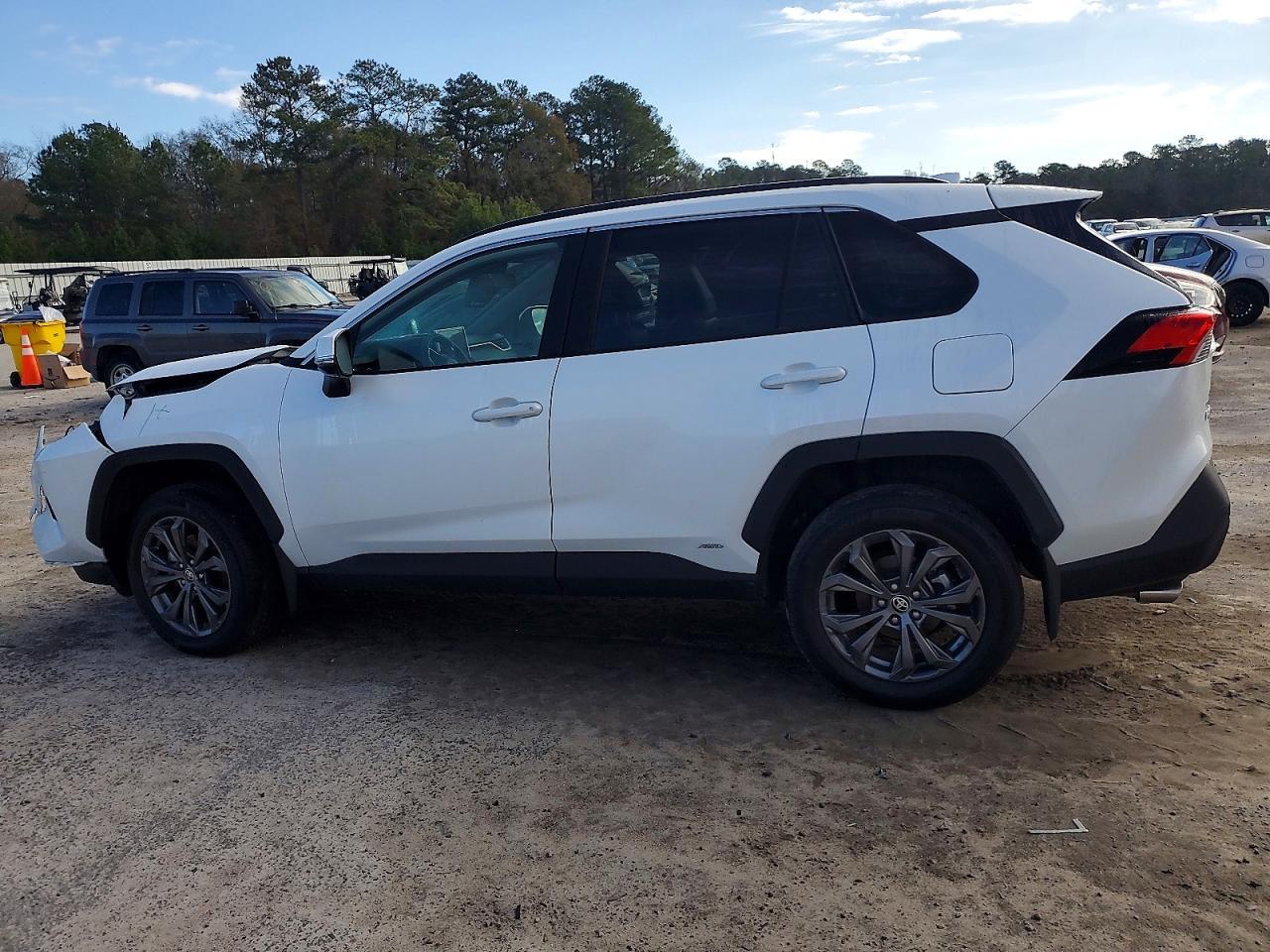 2024 Toyota Rav4 Xle Premium - Фото 2