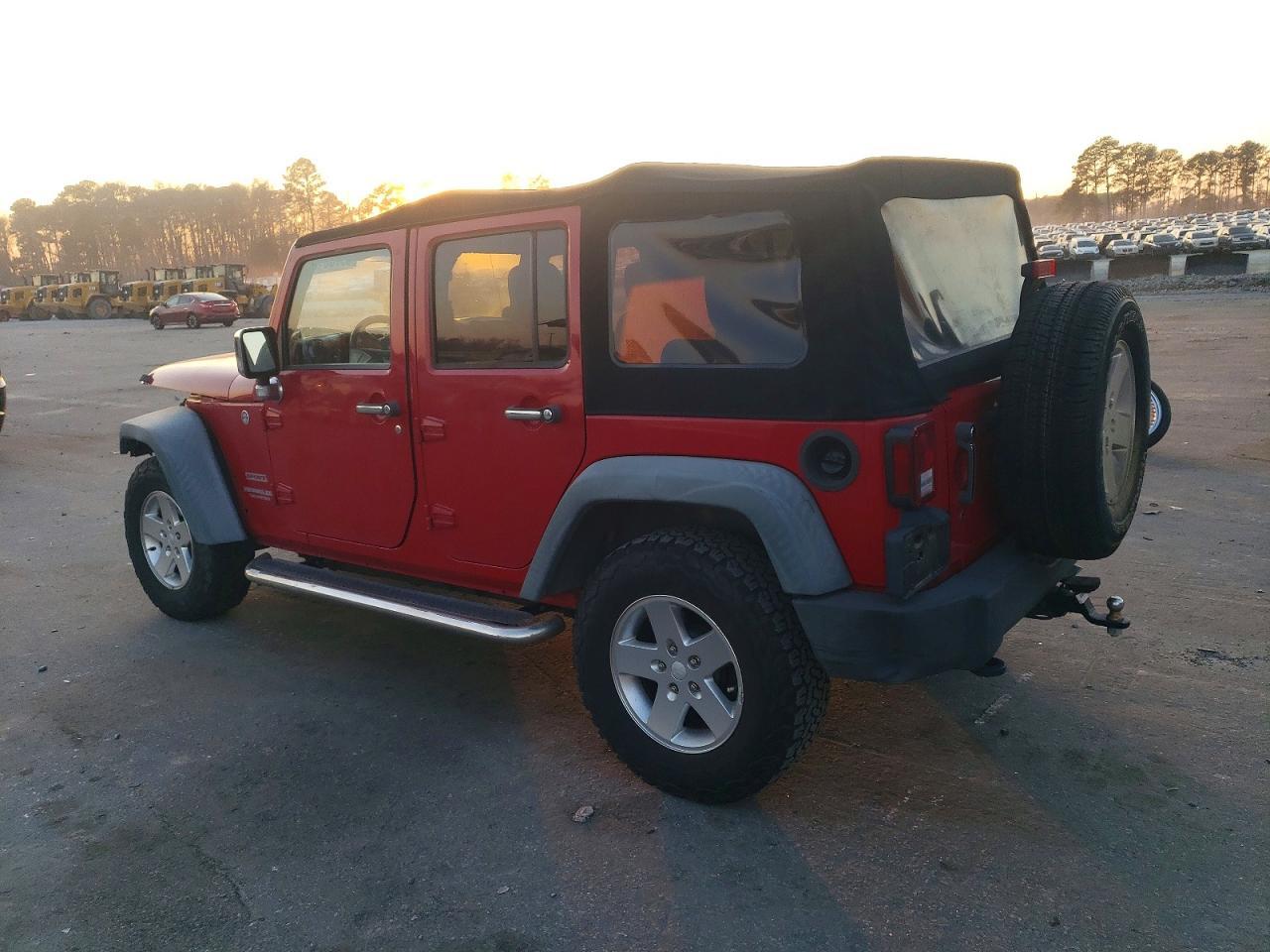 2011 Jeep Wrangler Unlimited Sport - Фото 2