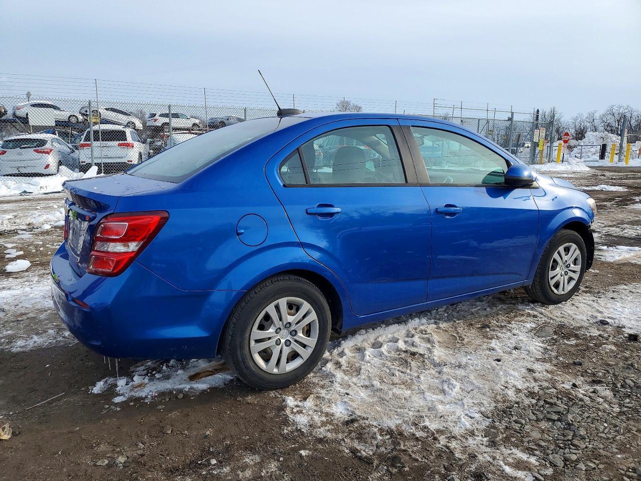 2018 Chevrolet Sonic Ls - Image 3