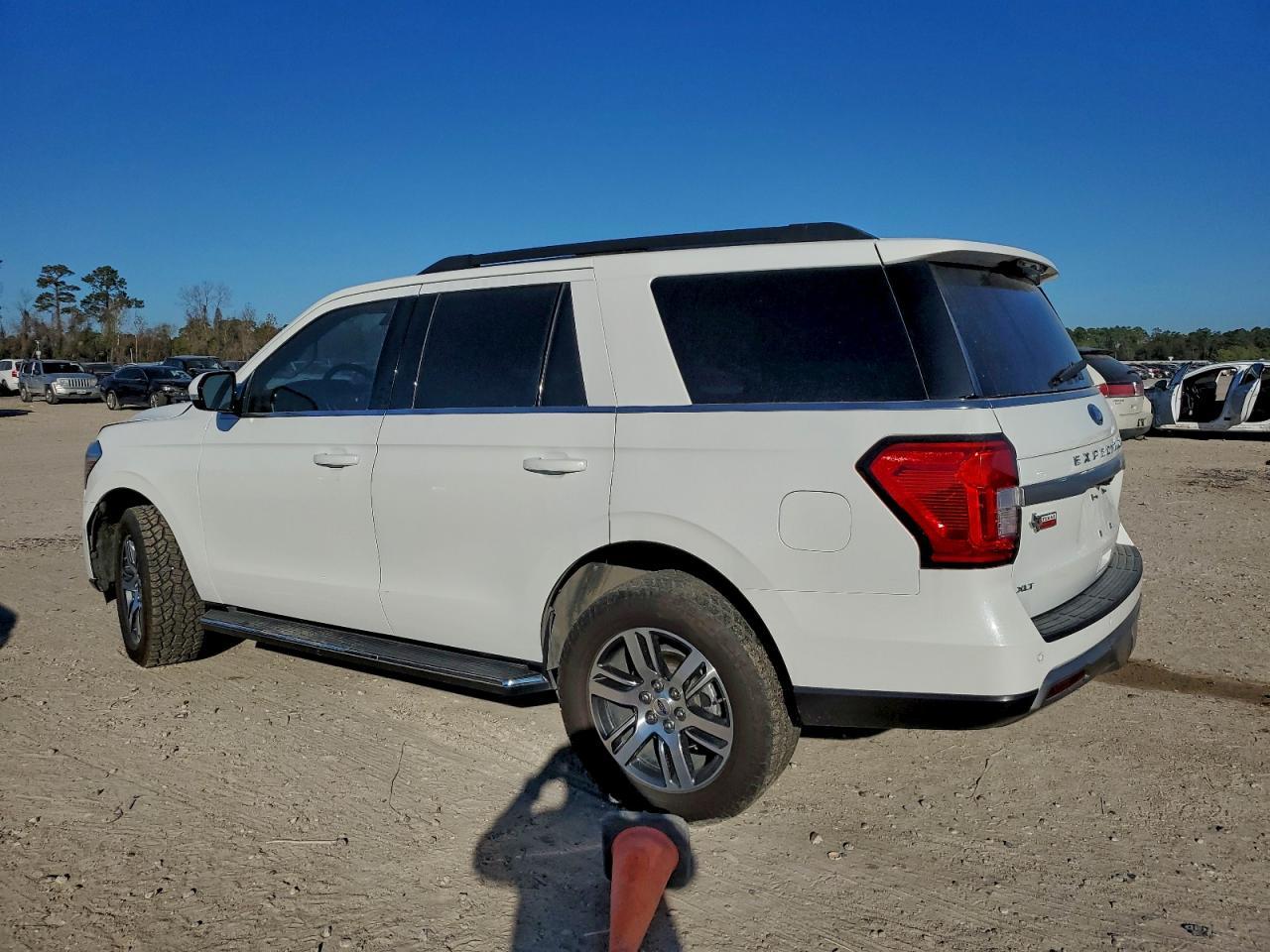 2023 Ford Expedition Xlt - Фото 2