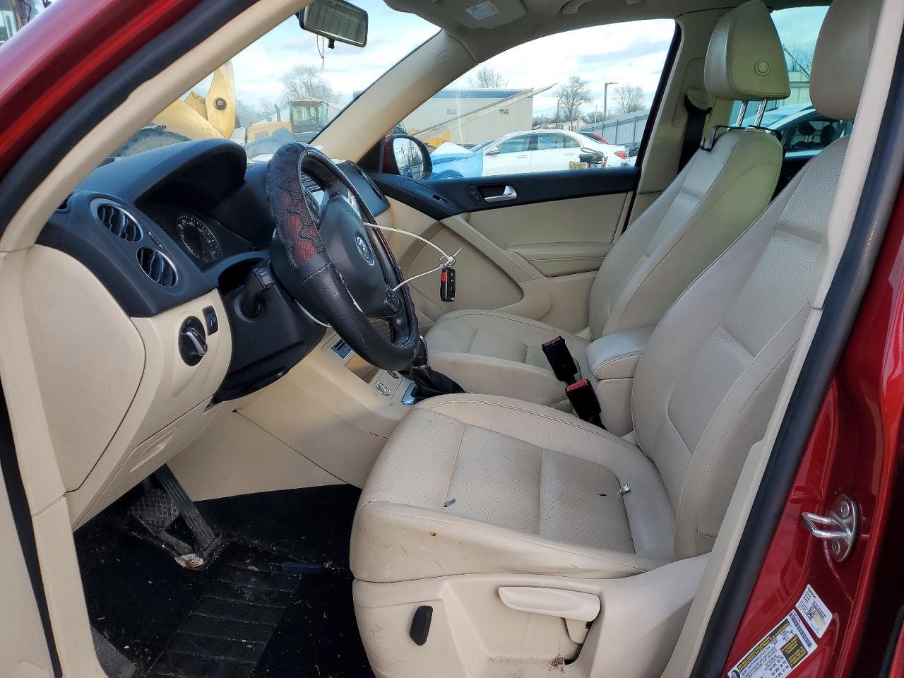 2015 Volkswagen Tiguan S - Фото 7