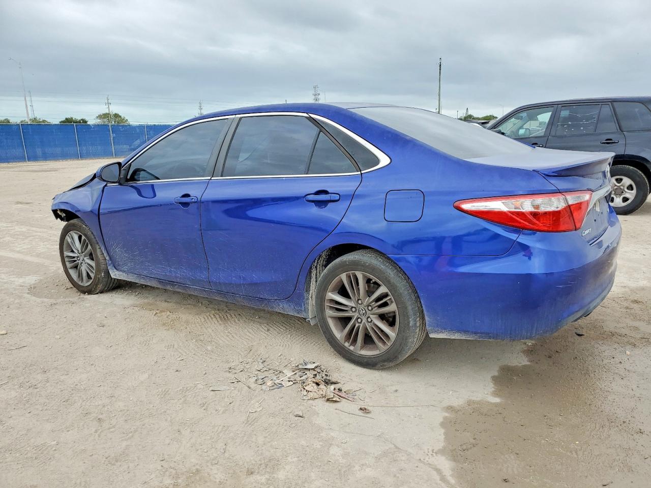 2015 Toyota Camry Le - Image 2