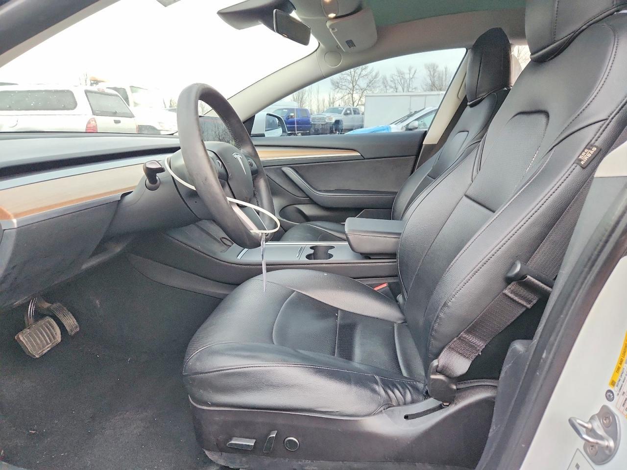 2022 Tesla Model 3 - Фото 7