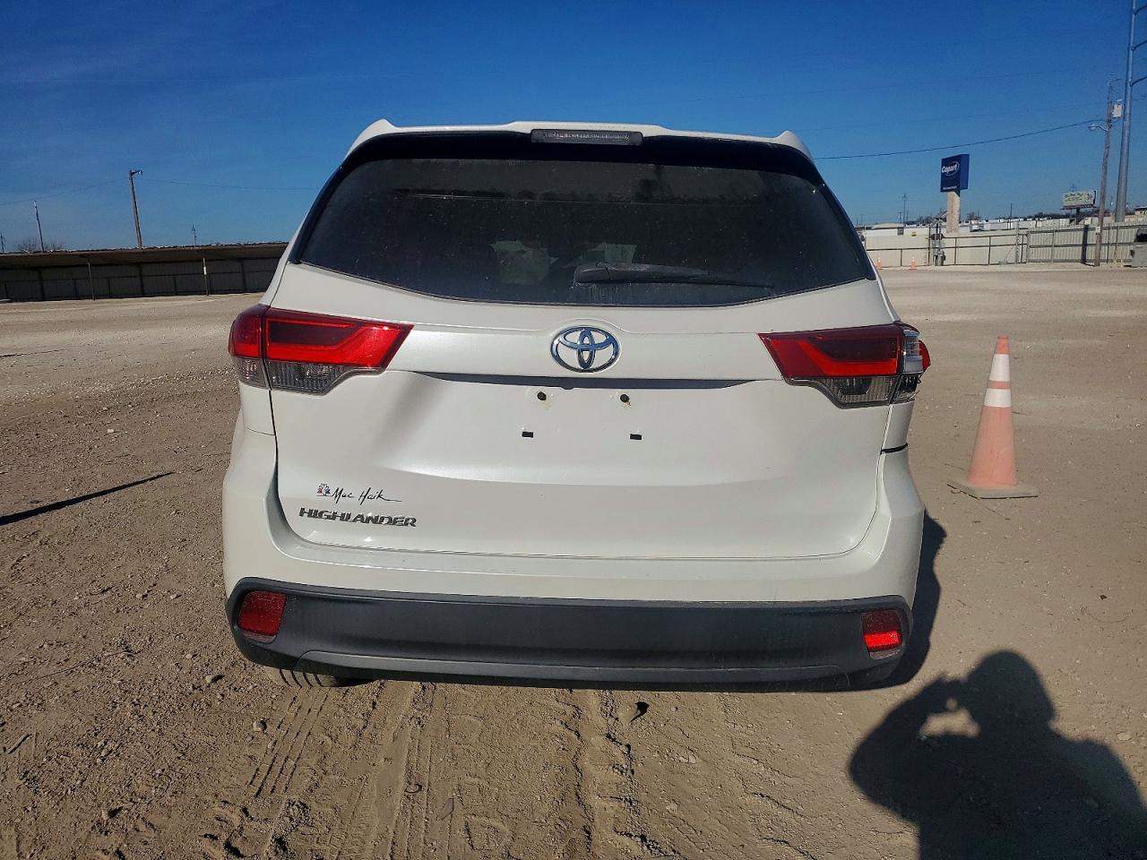 2019 Toyota Highlander Le - Фото 6
