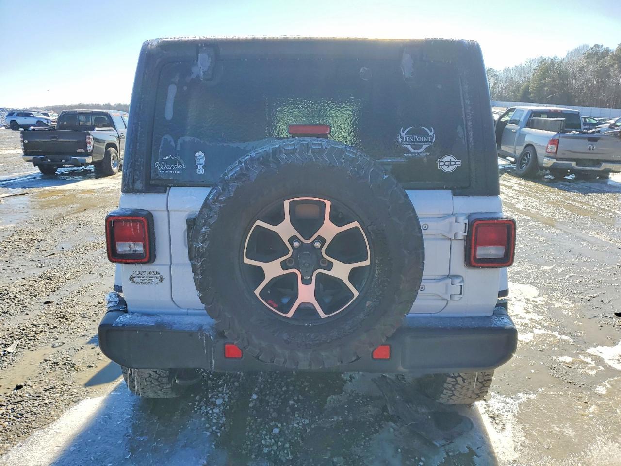 2022 Jeep Wrangler Unlimited Sahara - Image 6