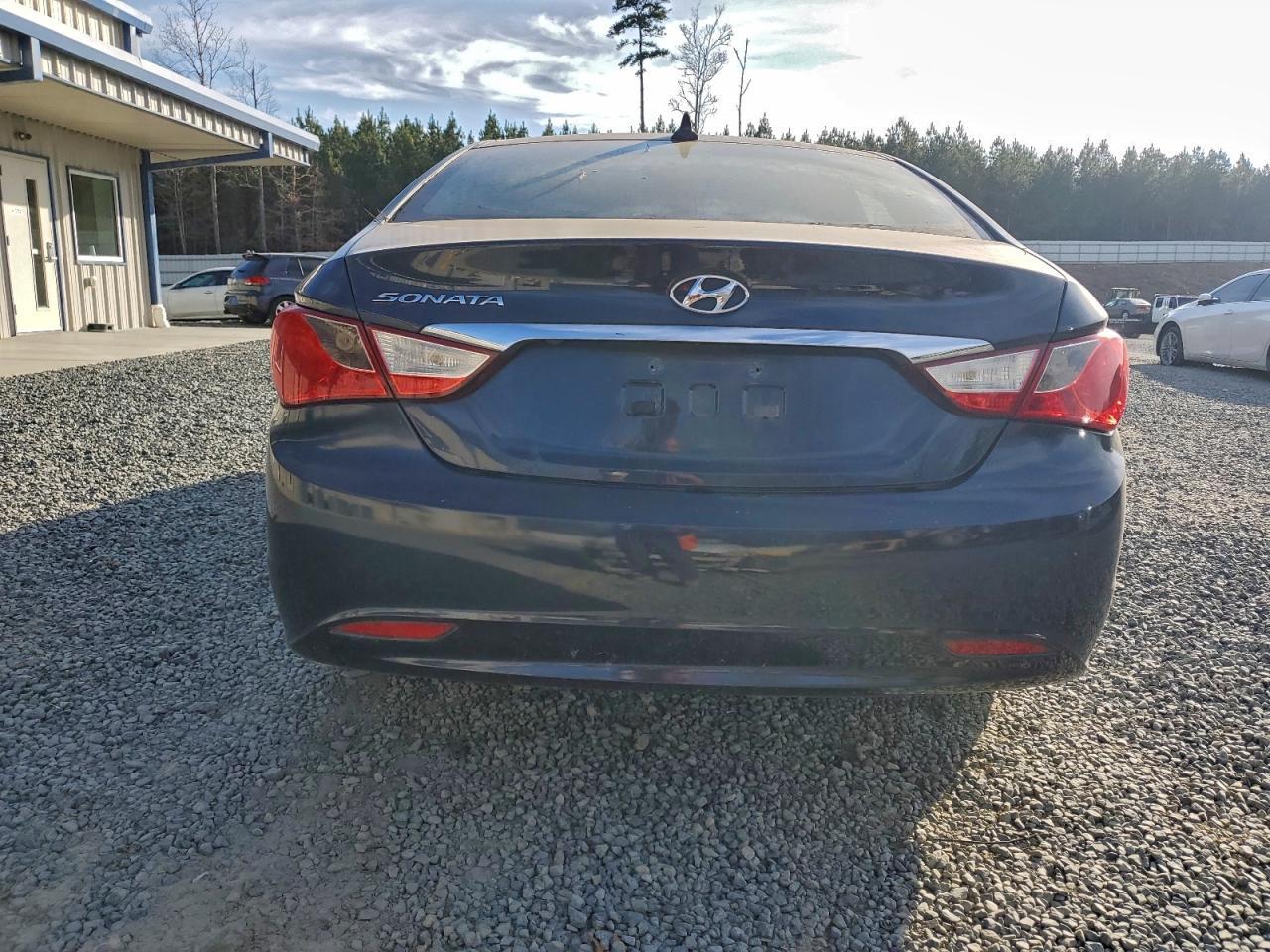 2011 Hyundai Sonata Gls - Image 6