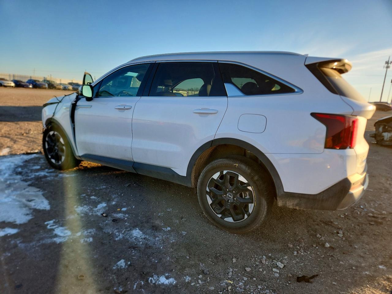 2025 Kia Sorento S - Image 2