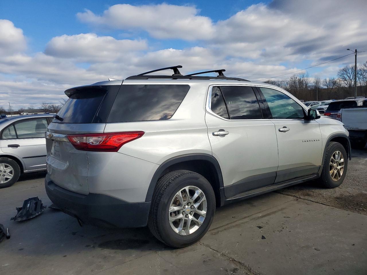 2020 Chevrolet Traverse Lt - Image 3
