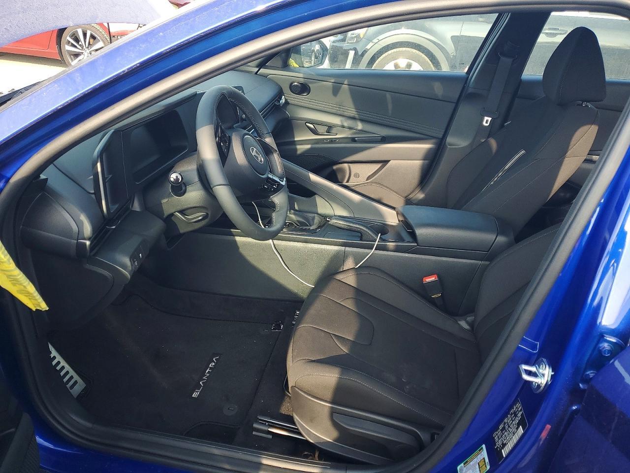 2025 Hyundai Elantra Sel Sport - Image 7