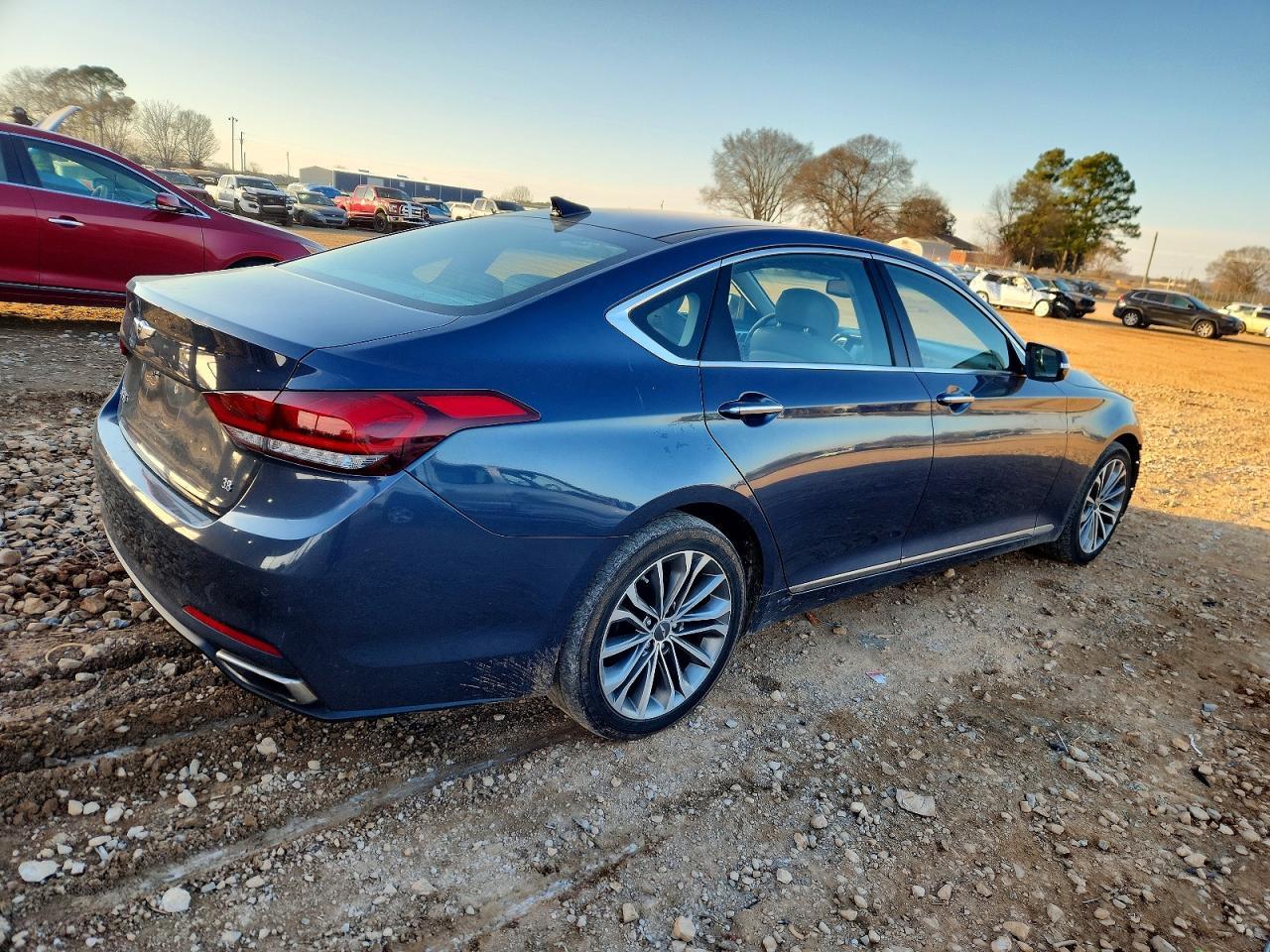 2015 Hyundai Genesis 3.8L - Фото 3