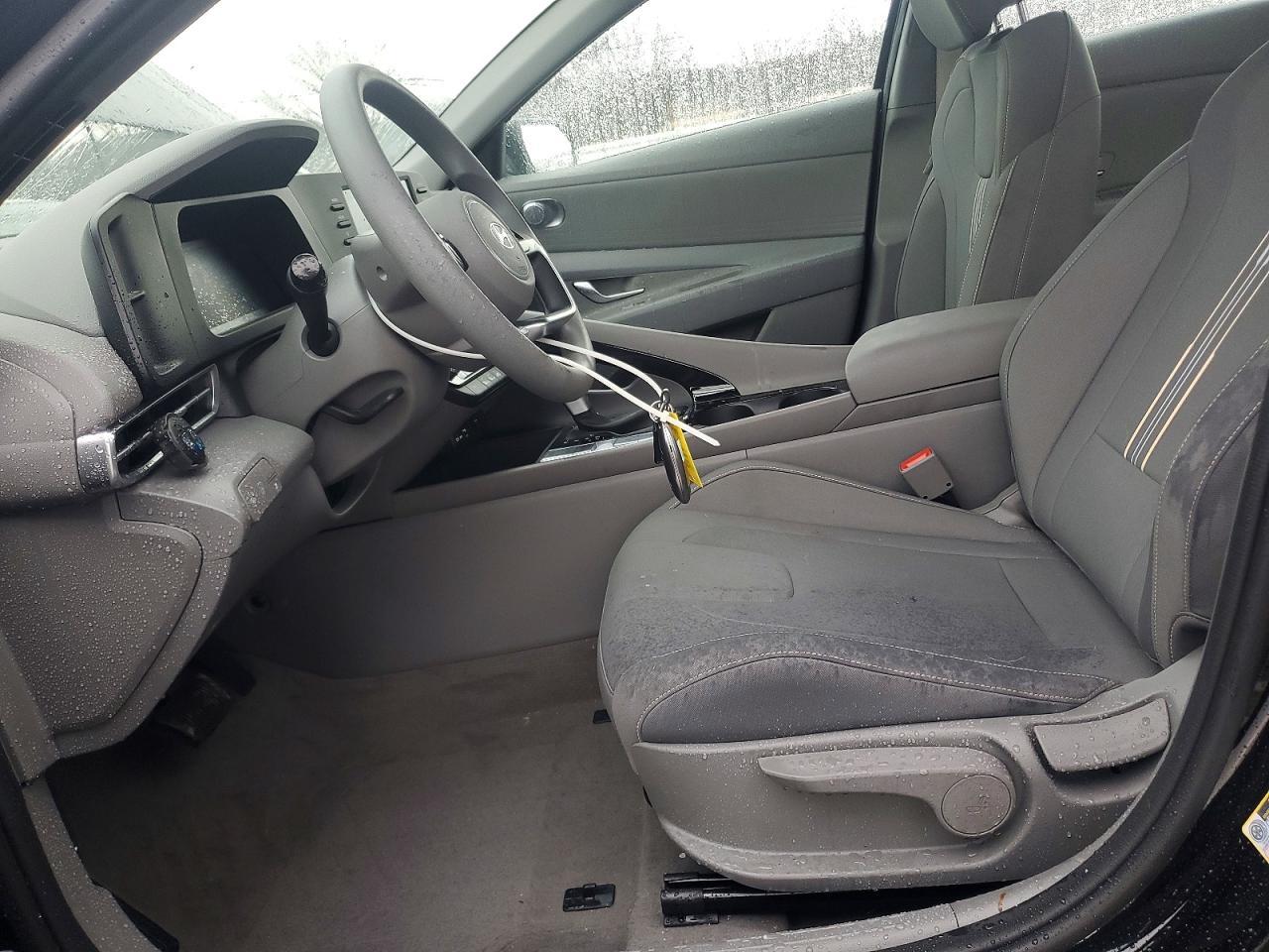 2025 Hyundai Elantra Blue - Image 7