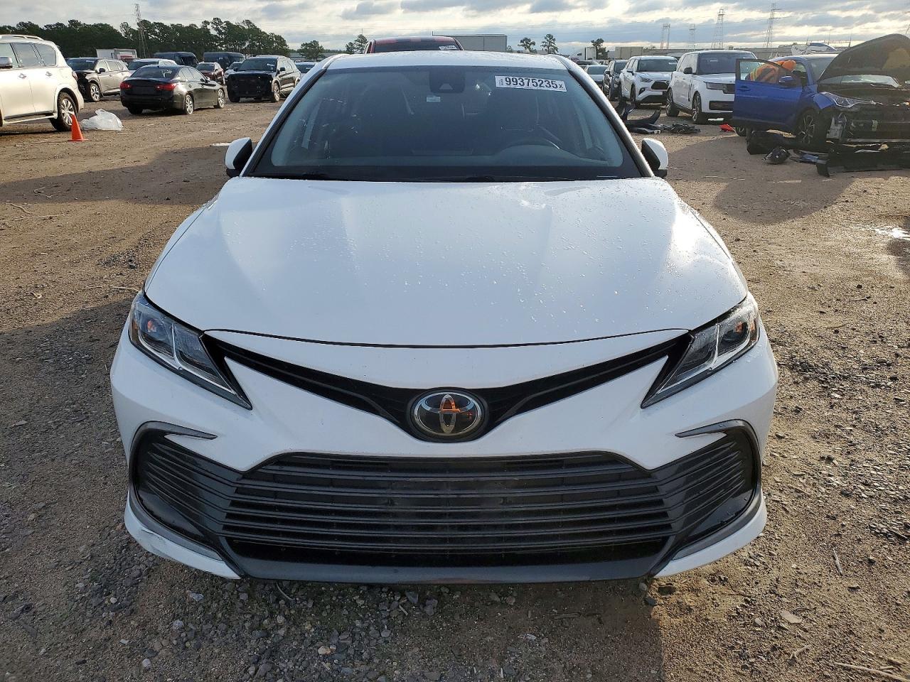 2024 Toyota Camry Le - Image 5