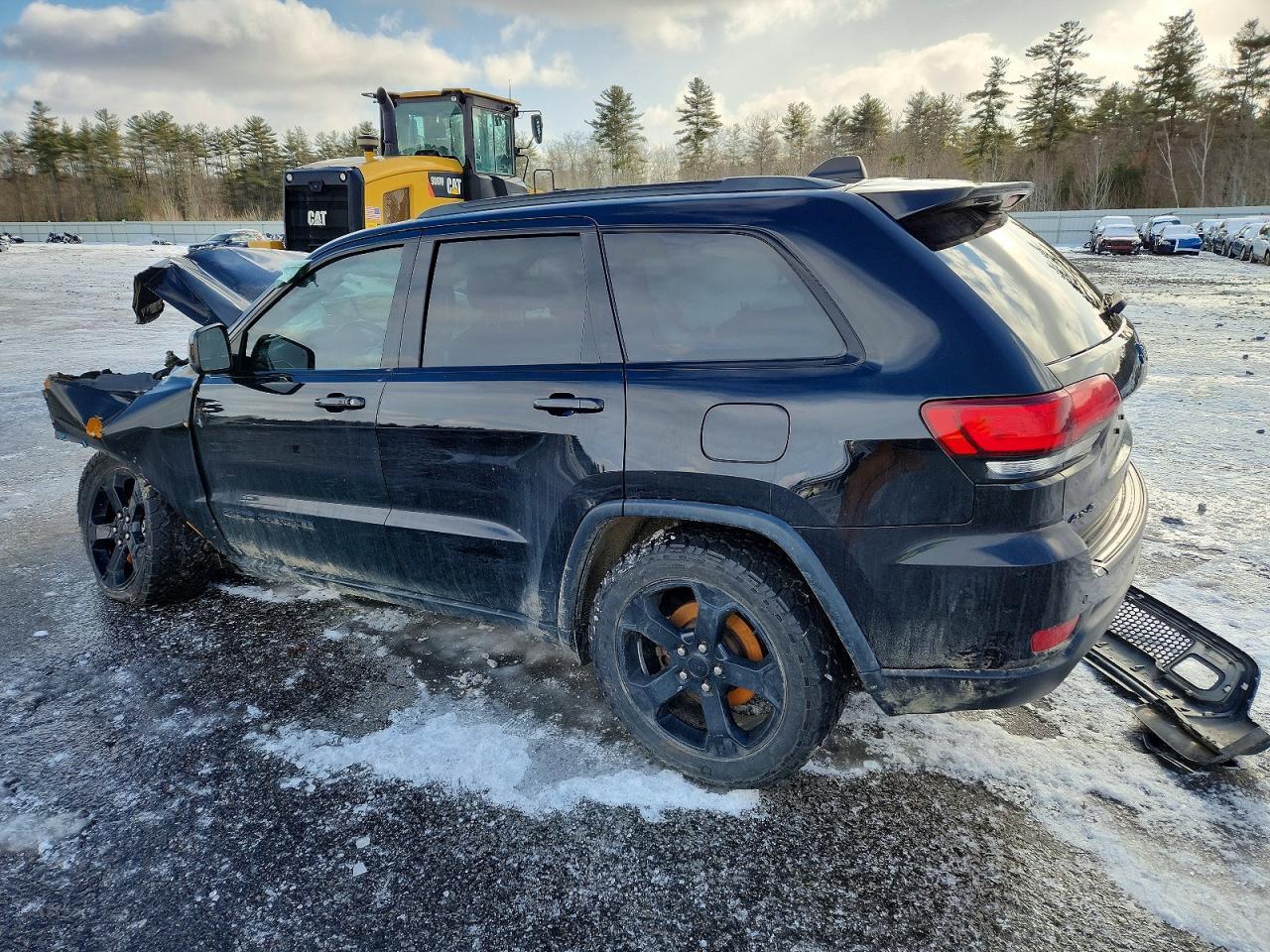 2019 Jeep Grand Cherokee Laredo - Image 2