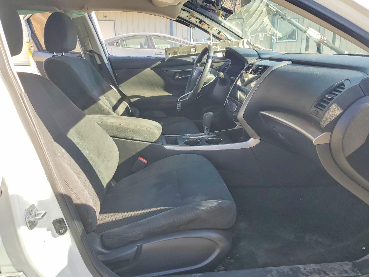 2015 Nissan Altima 2.5 - Image 7