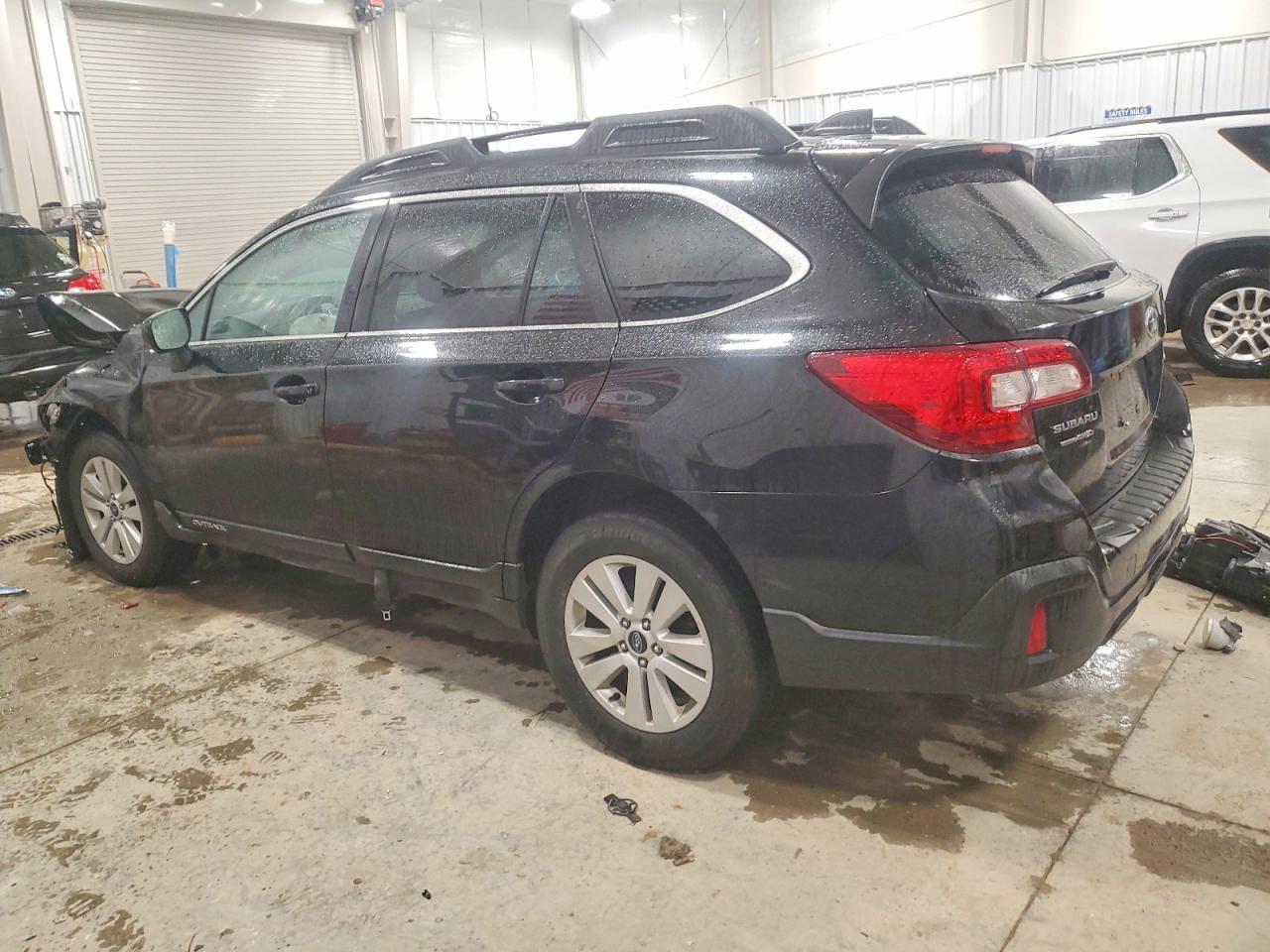 2019 Subaru Outback 2.5I Premium - Фото 2