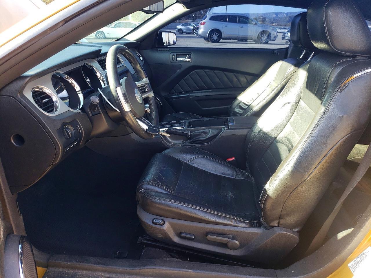 2010 Ford Mustang - Фото 7