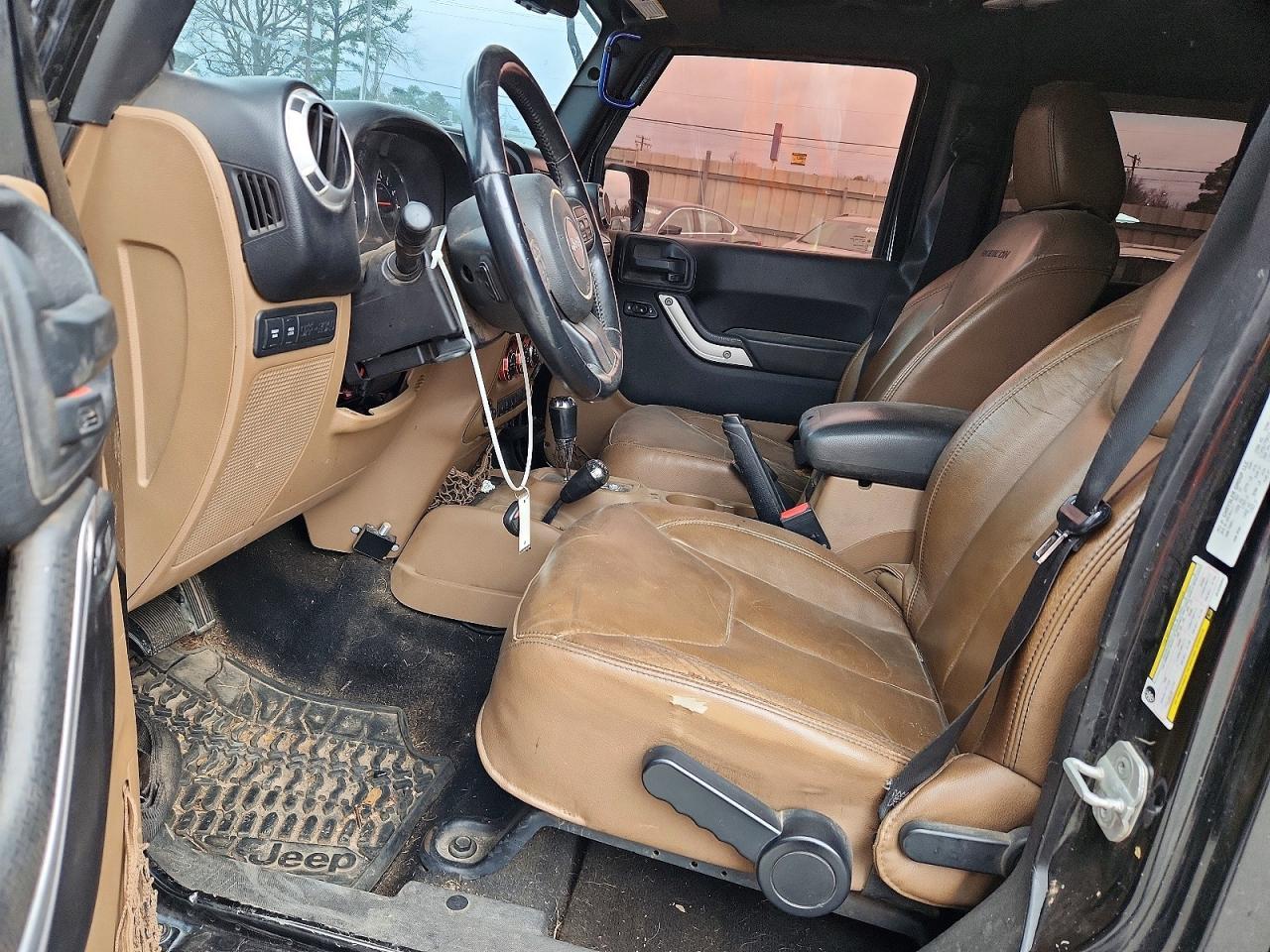 2013 Jeep Wrangler Unlimited Rubicon - Image 7