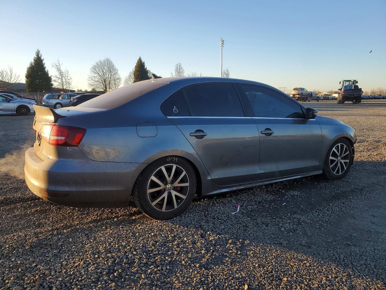2017 Volkswagen Jetta Se - Image 3
