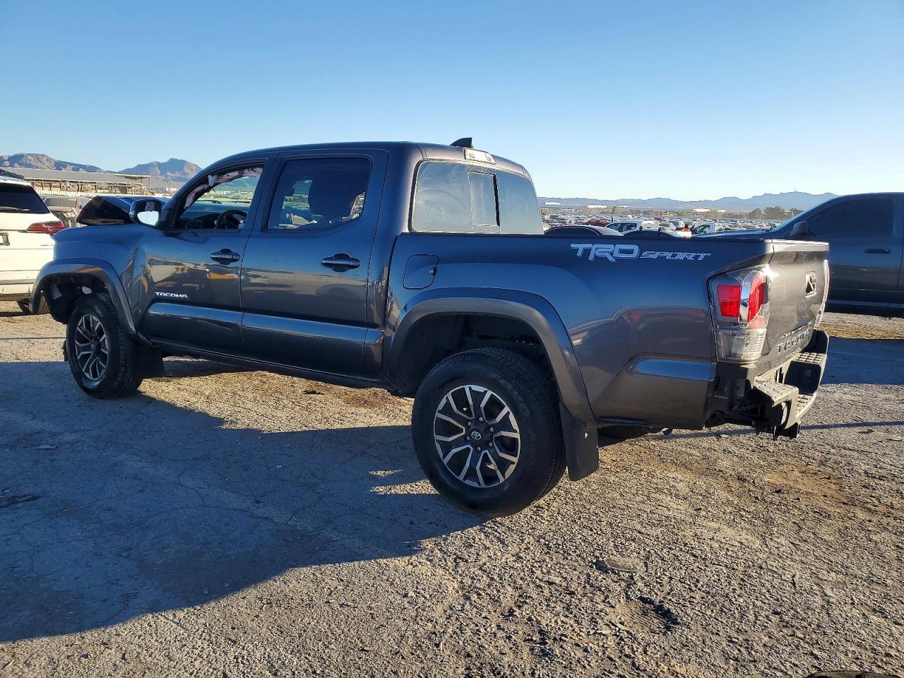 2023 Toyota Tacoma Double Cab - Фото 2