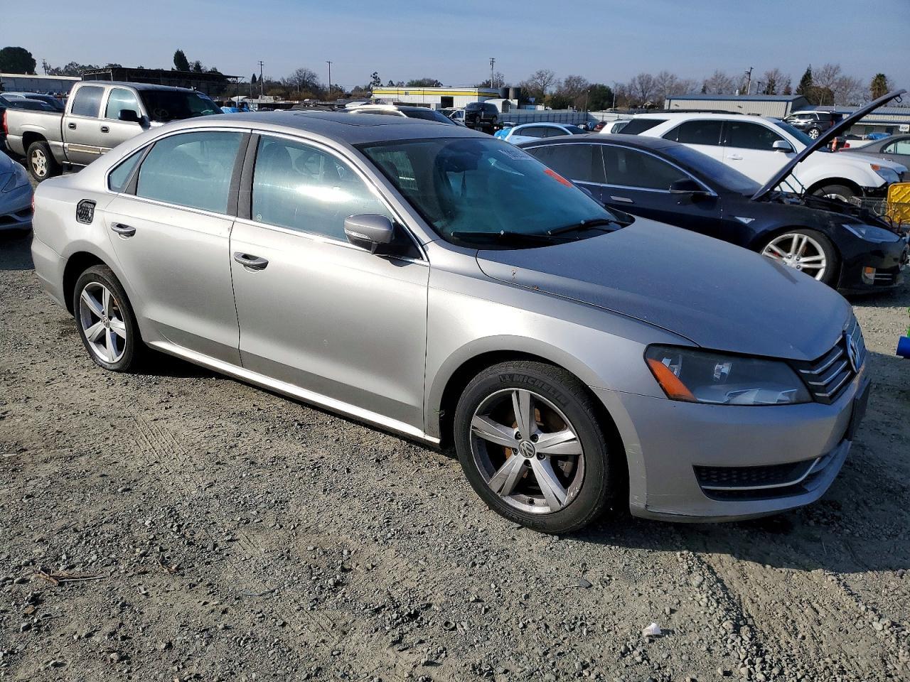 2013 Volkswagen Passat Se - Image 4