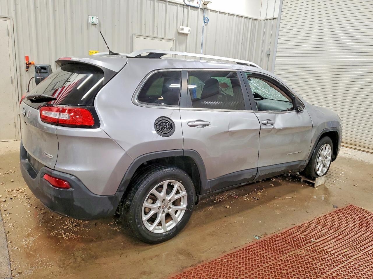 2015 Jeep Cherokee Latitude - Фото 3