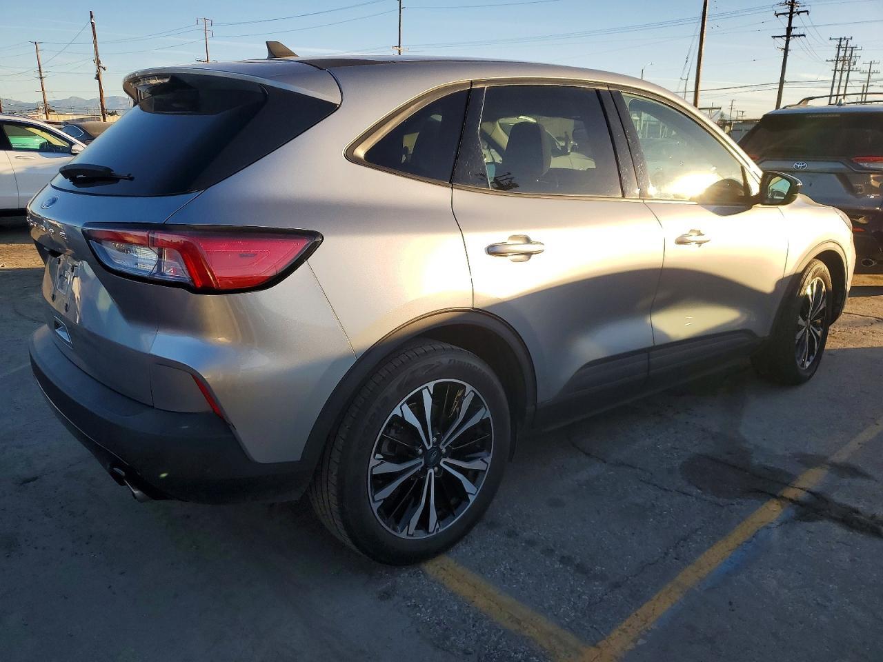 2022 Ford Escape Se - Image 3