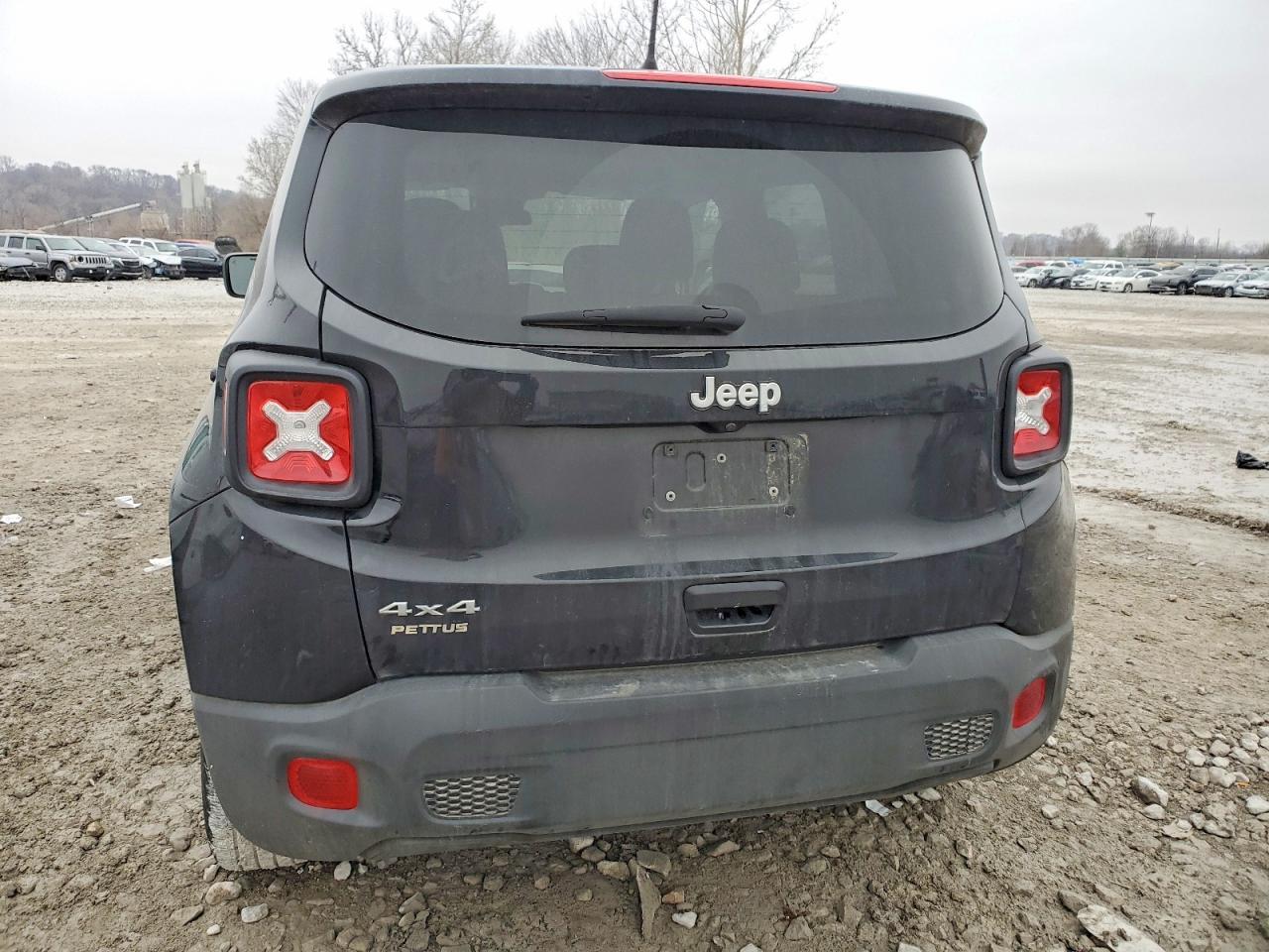 2023 Jeep Renegade Latitude - Фото 6