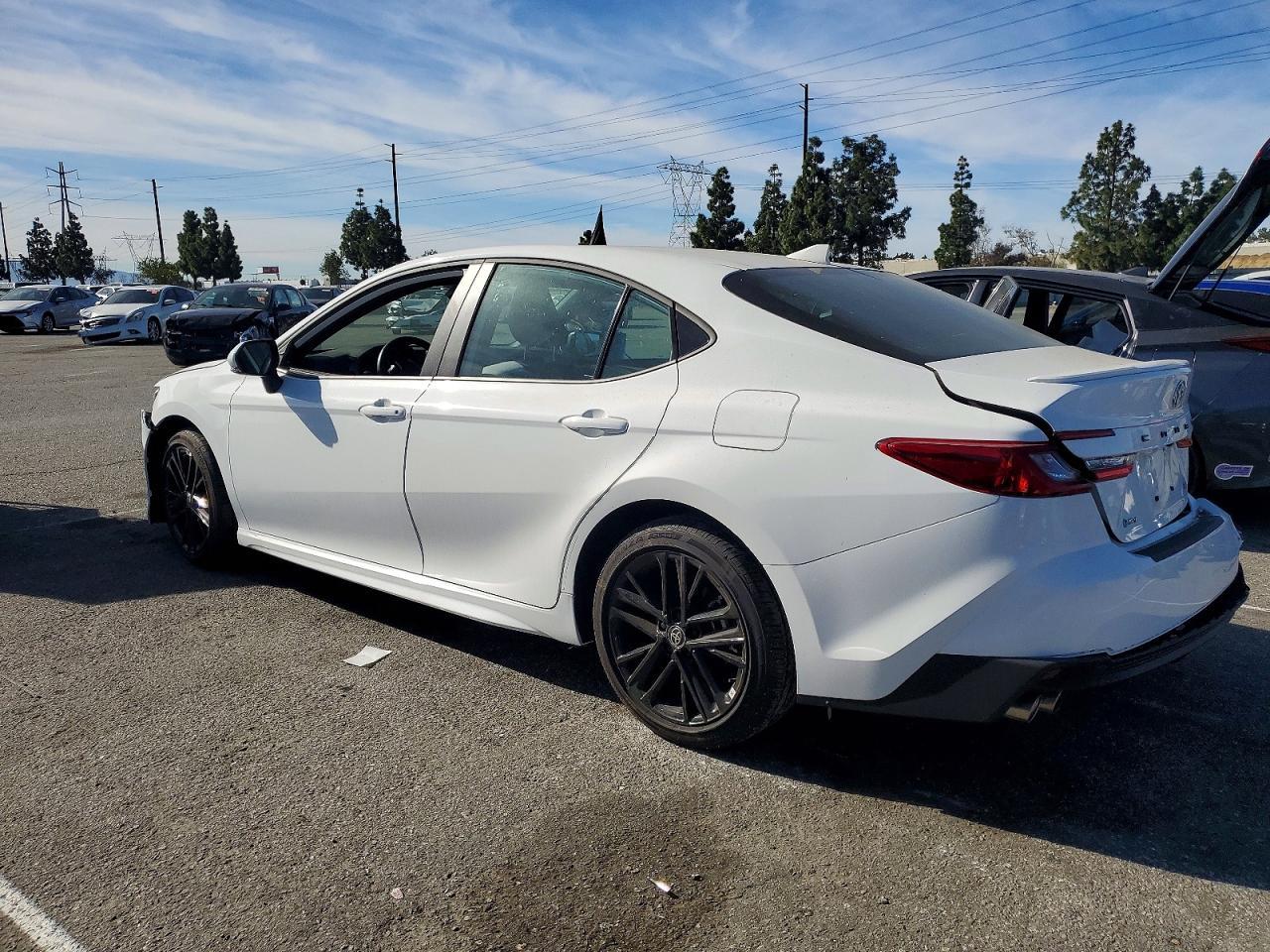 2025 Toyota Camry Xse - Фото 2