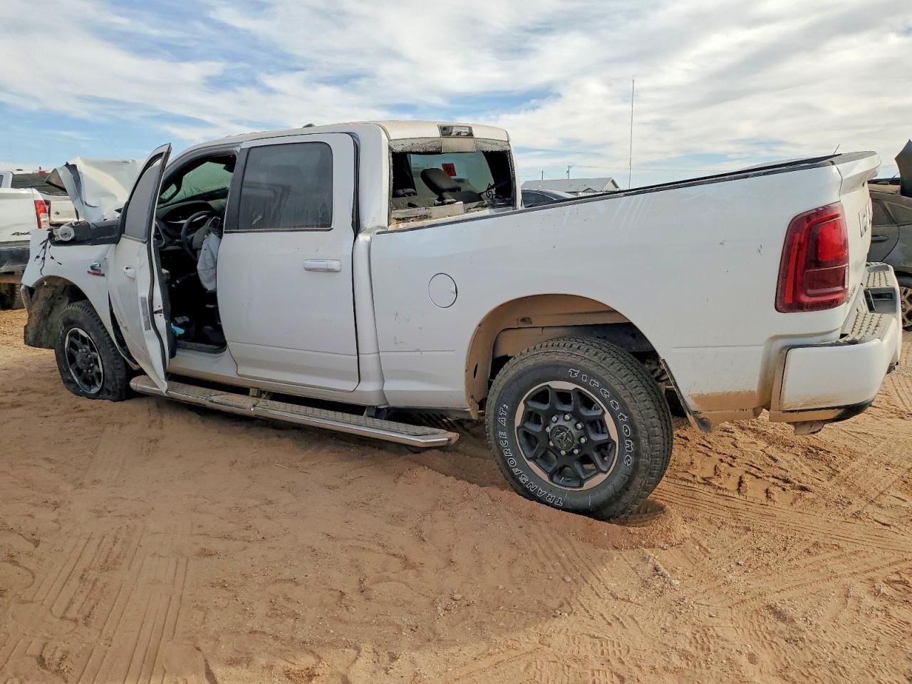 2025 Ram 2500 Laramie - Фото 2
