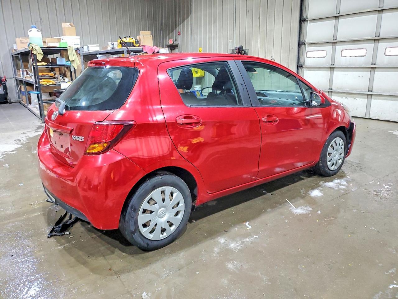 2017 Toyota Yaris 5-Door L - Фото 3