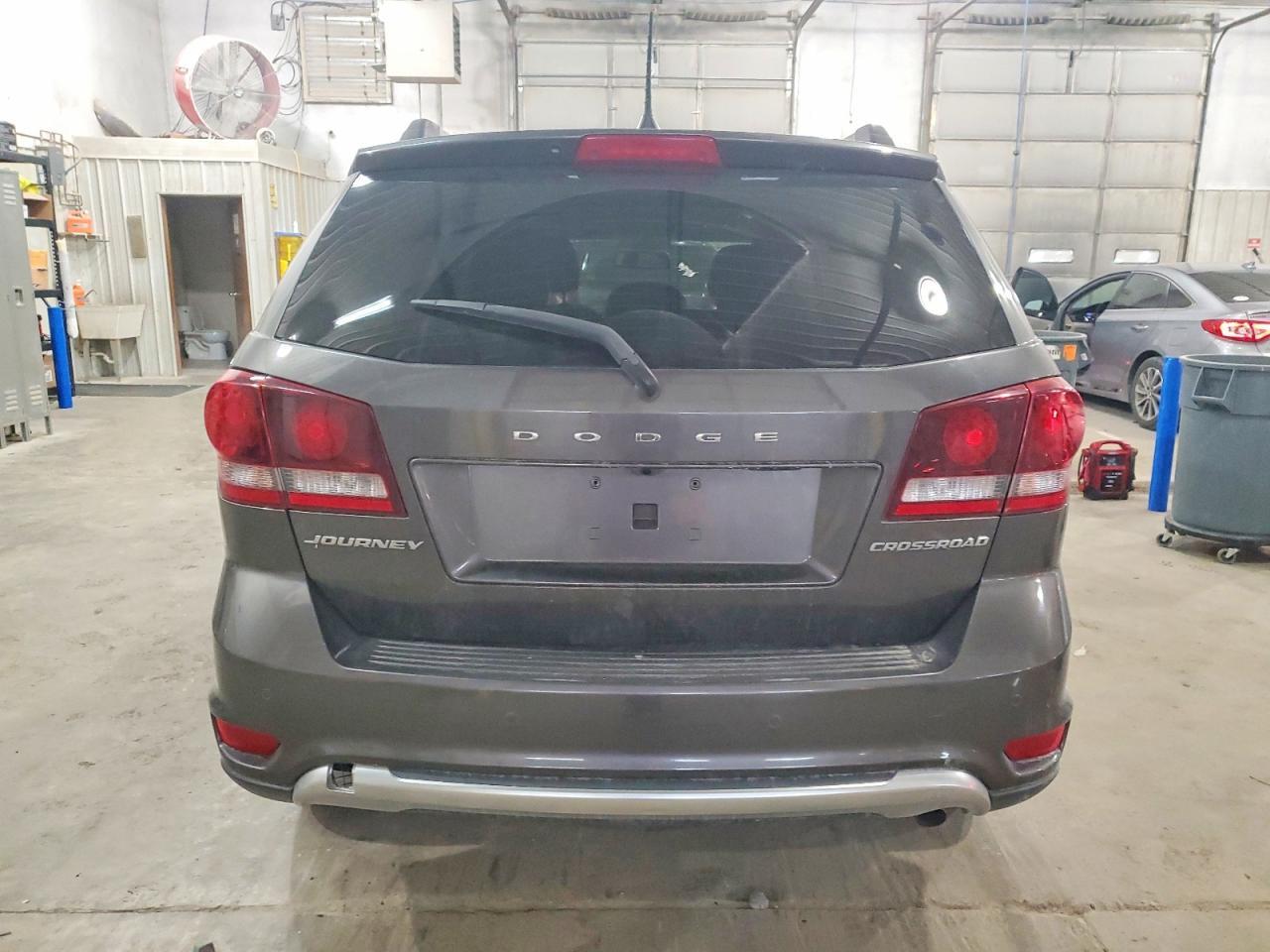 2020 Dodge Journey Crossroad - Image 6