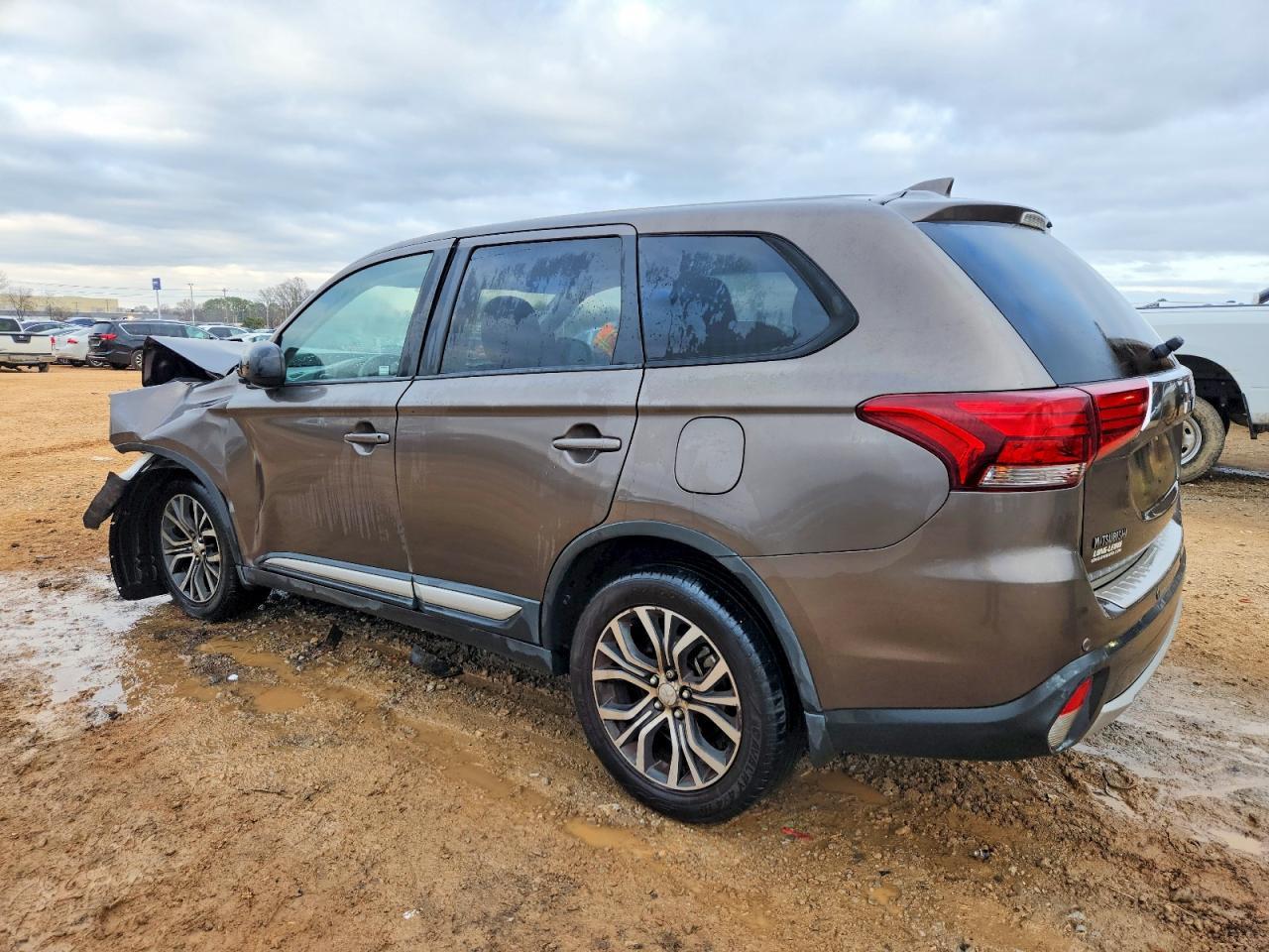 2018 Mitsubishi Outlander Es - Фото 2