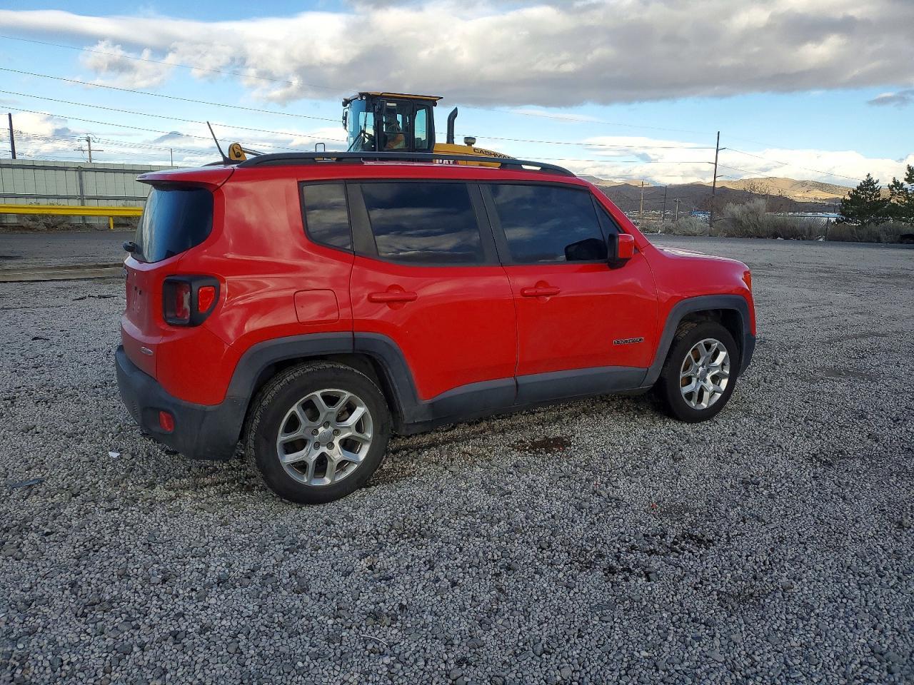 2015 Jeep Renegade Latitude - Image 3