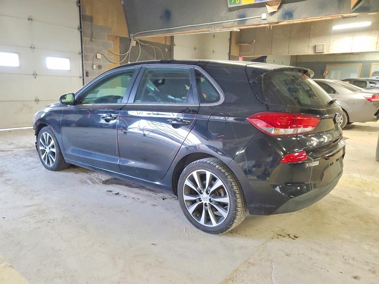 2019 Hyundai Elantra Gt - Фото 2