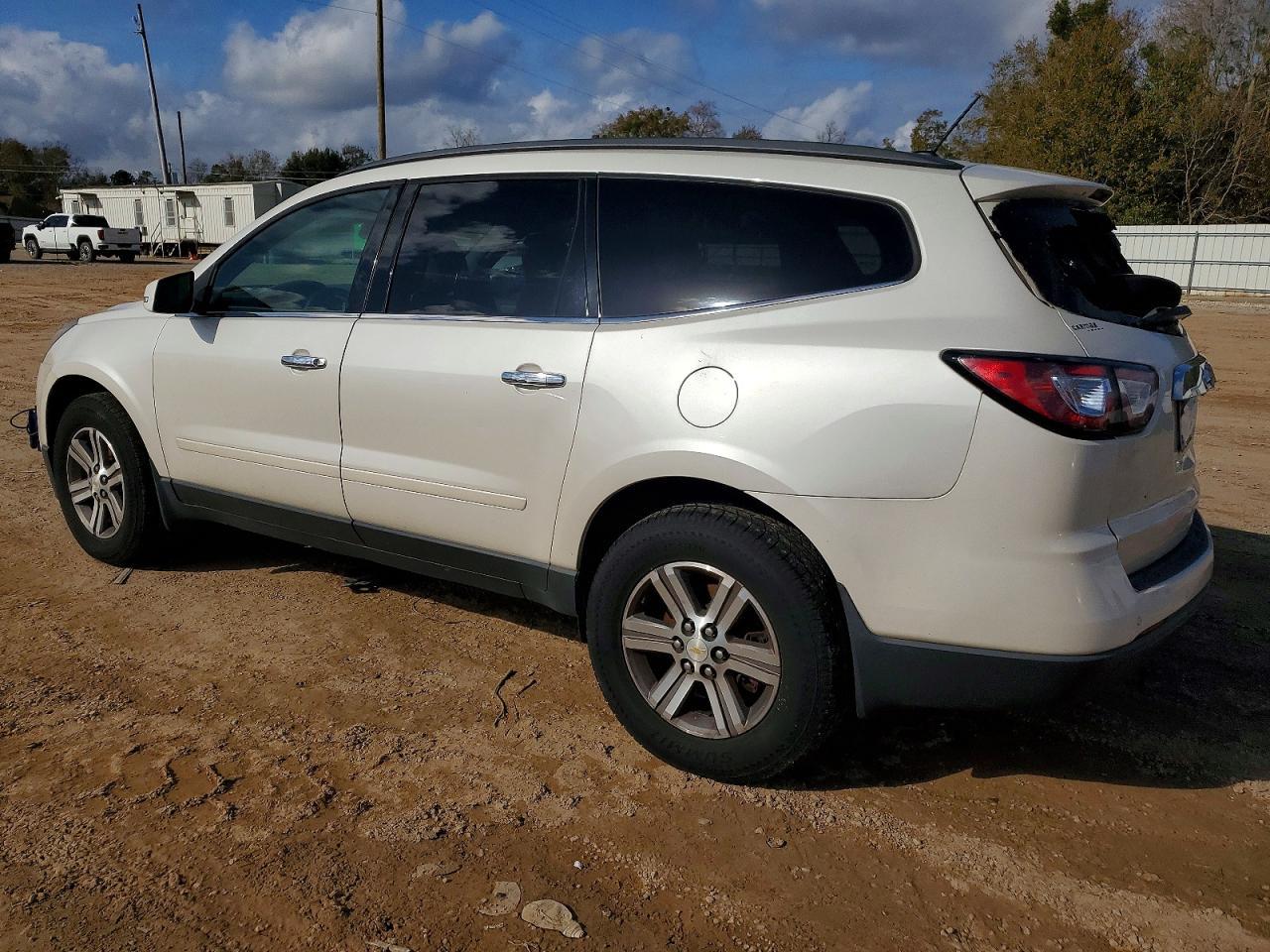 2015 Chevrolet Traverse Lt - Image 2