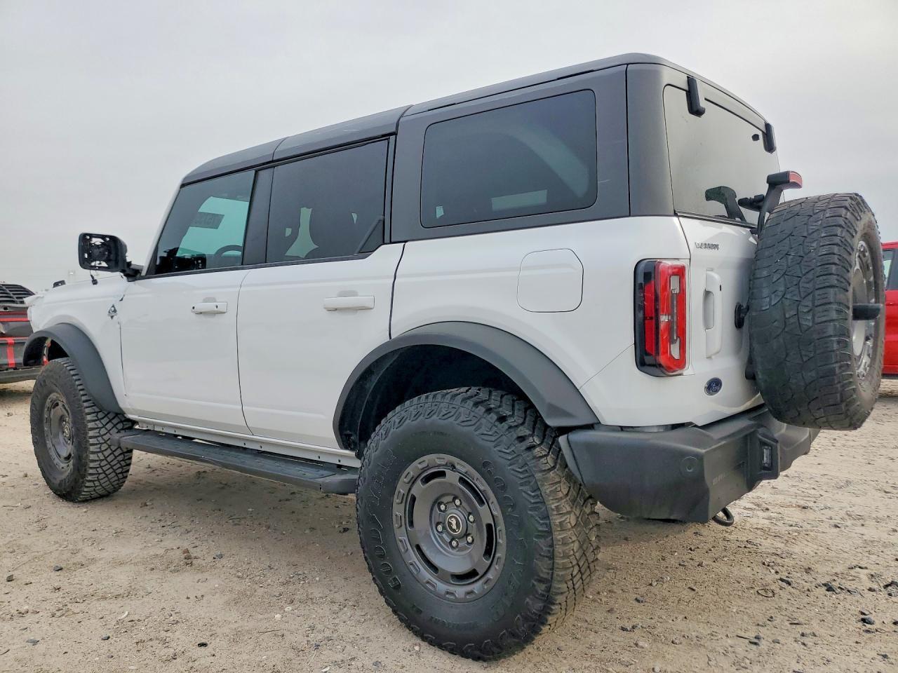 2024 Ford Bronco Outer Banks - Фото 2