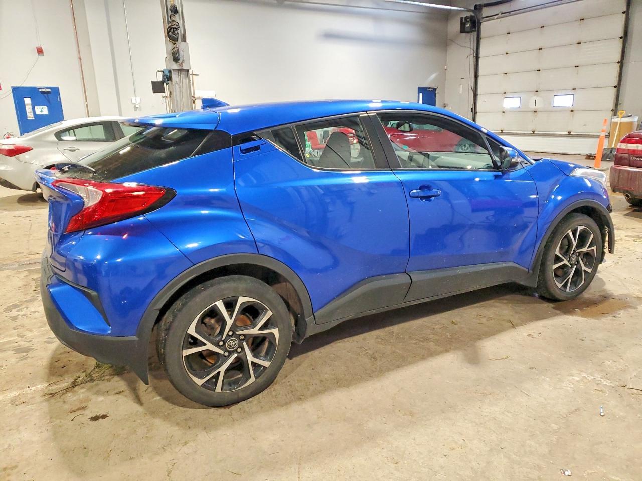 2018 Toyota C-Hr Xle - Image 3