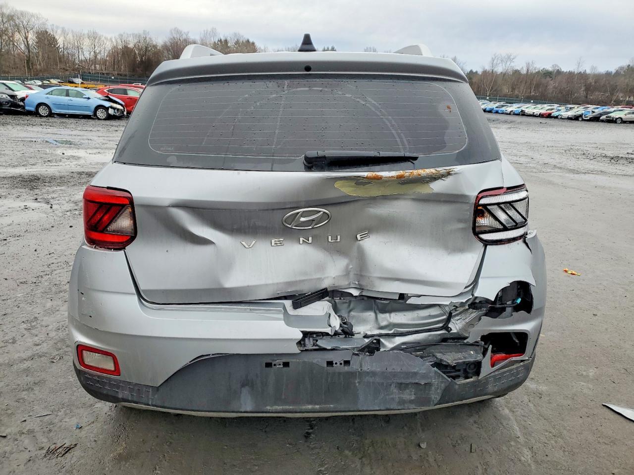 2020 Hyundai Venue Sel - Image 6