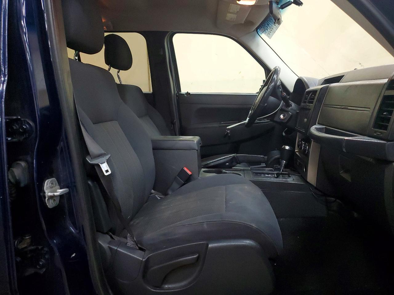 2012 Jeep Liberty Sport - Фото 7