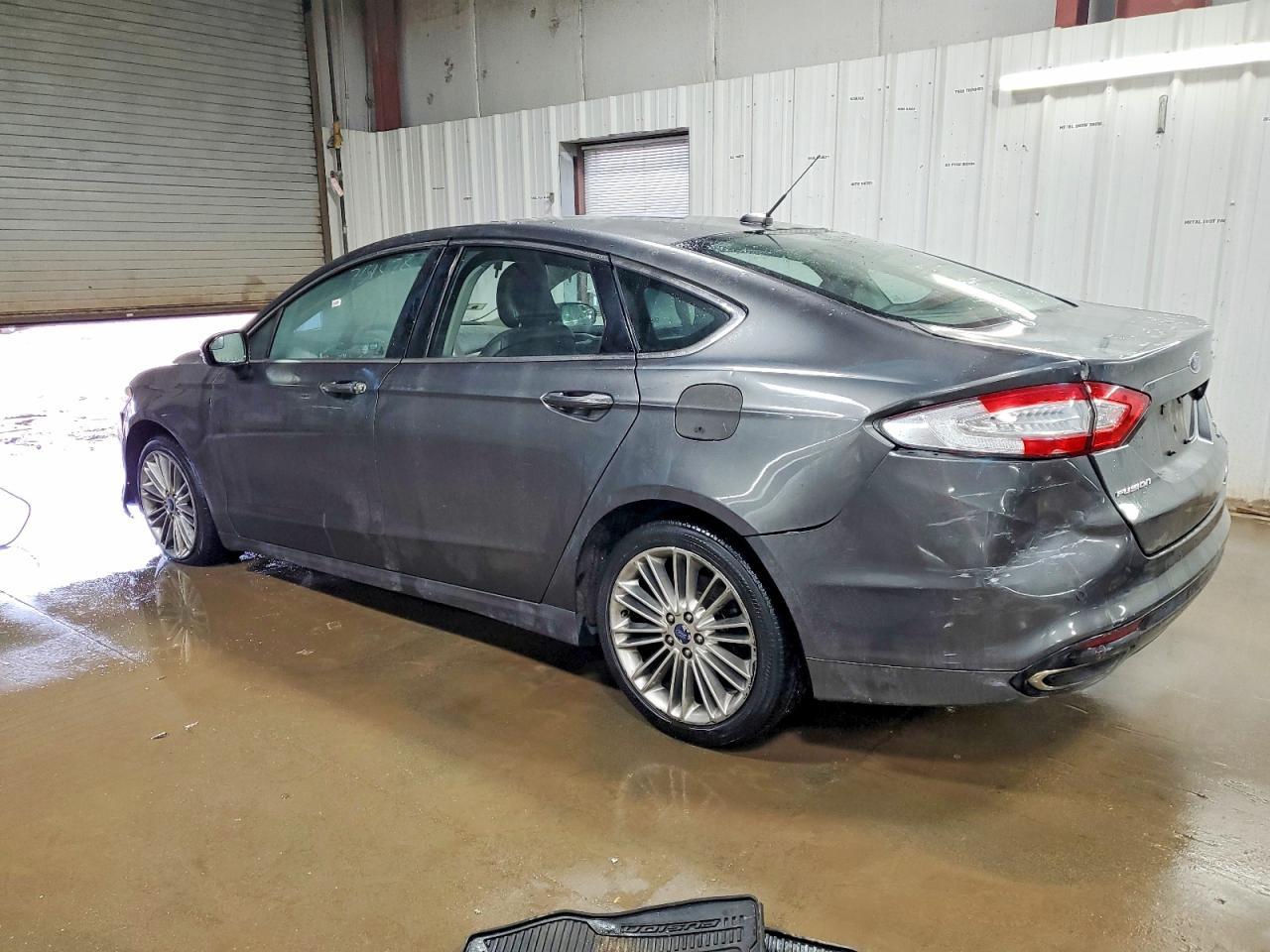 2016 Ford Fusion Se - Фото 2