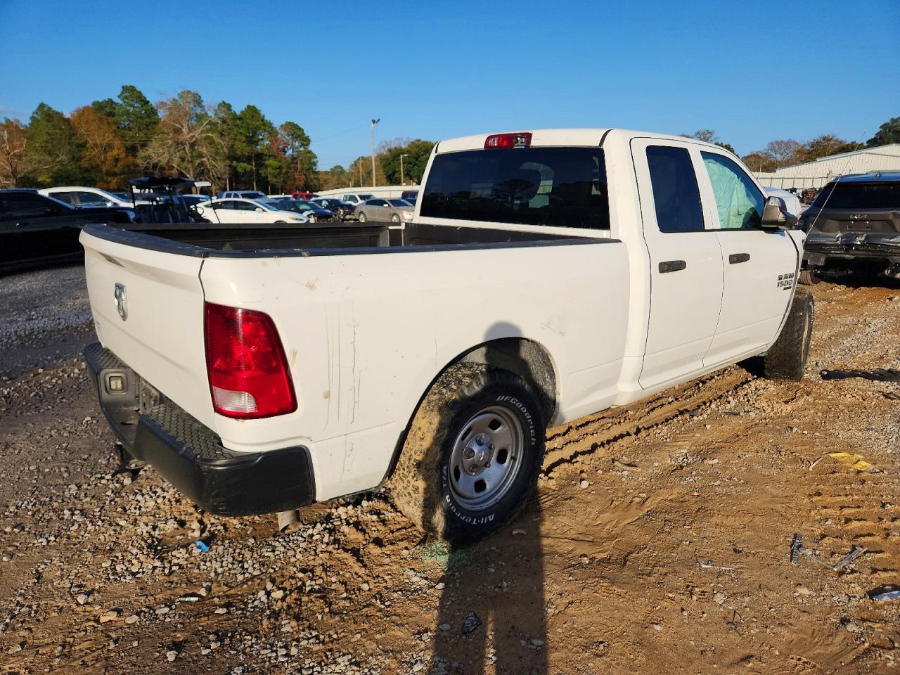 2020 Ram 1500 Classic Tradesman - Фото 3
