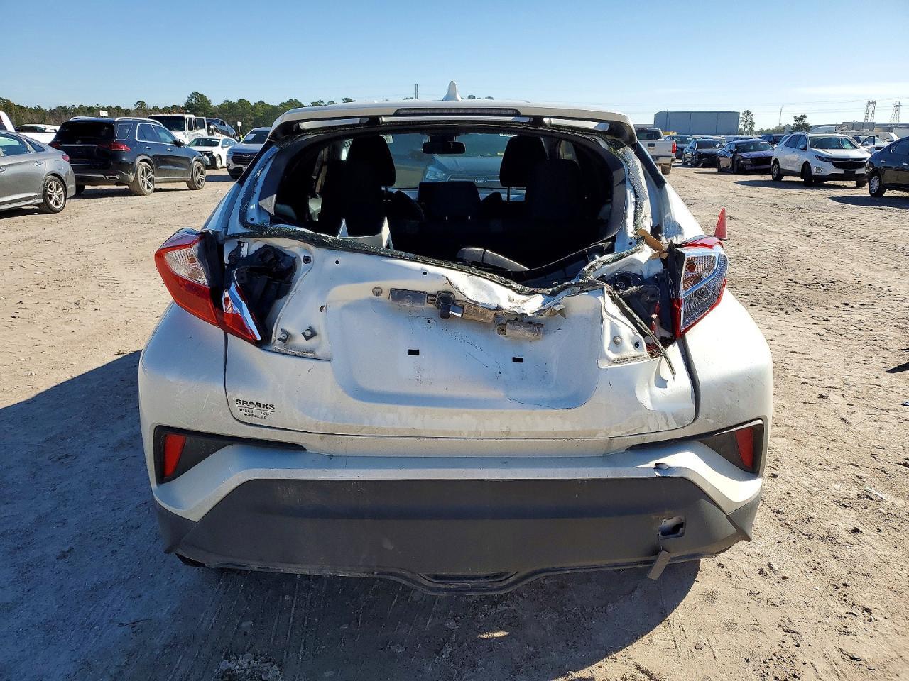 2021 Toyota C-Hr Xle - Image 6