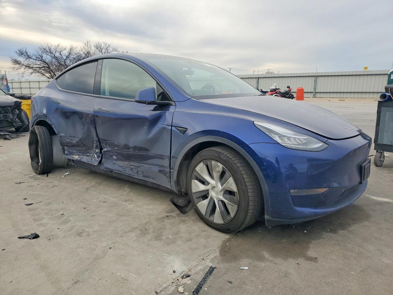 2023 Tesla Model Y - Фото 4