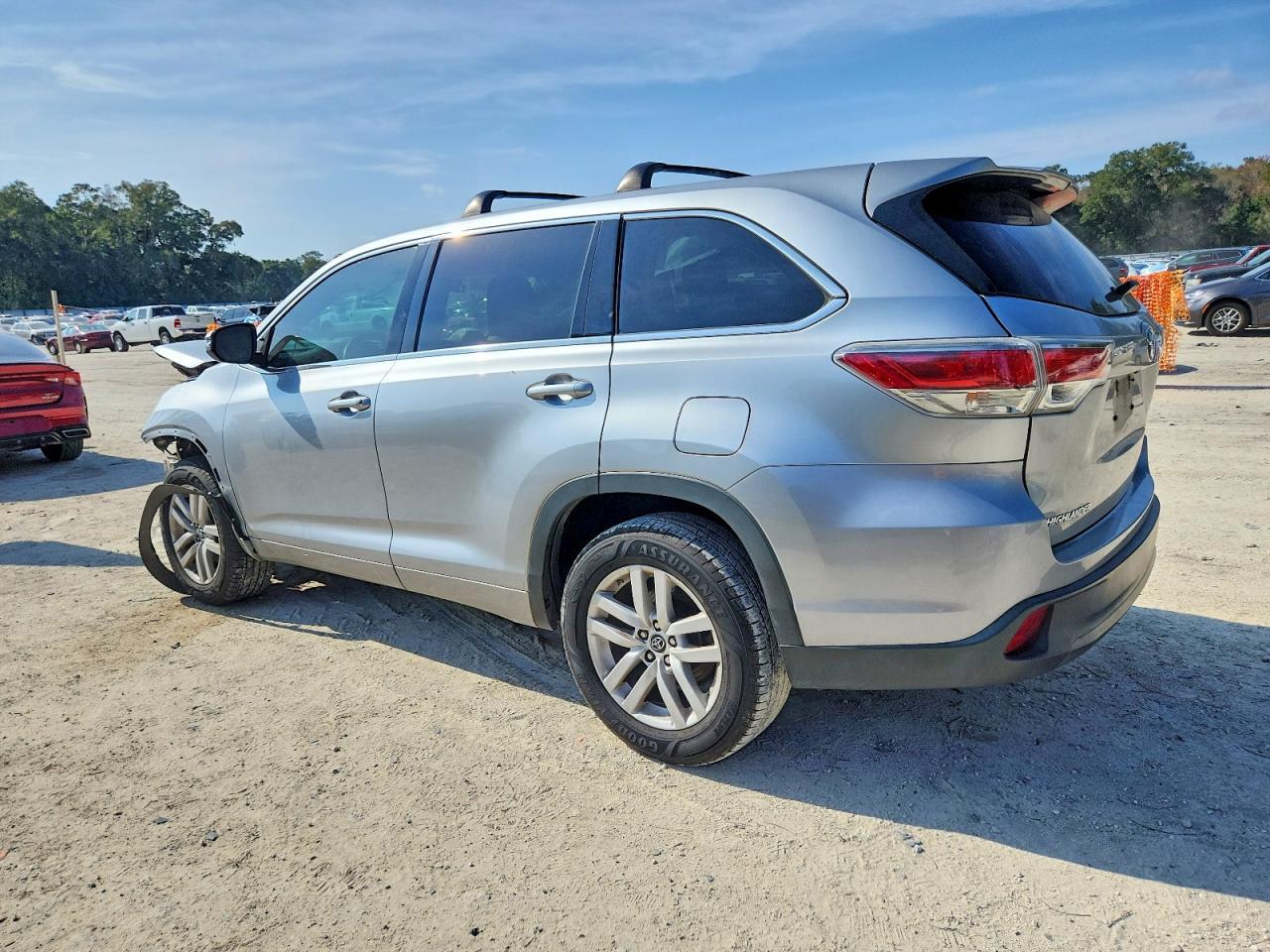 2016 Toyota Highlander Le - Image 2