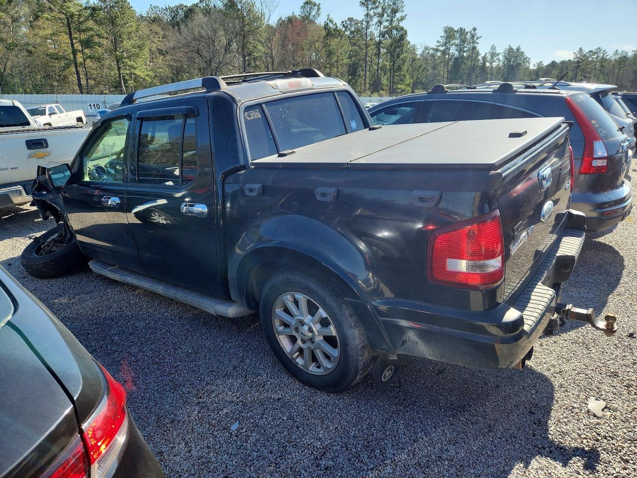 2007 Ford Explorer Sport Trac Limited - Image 2