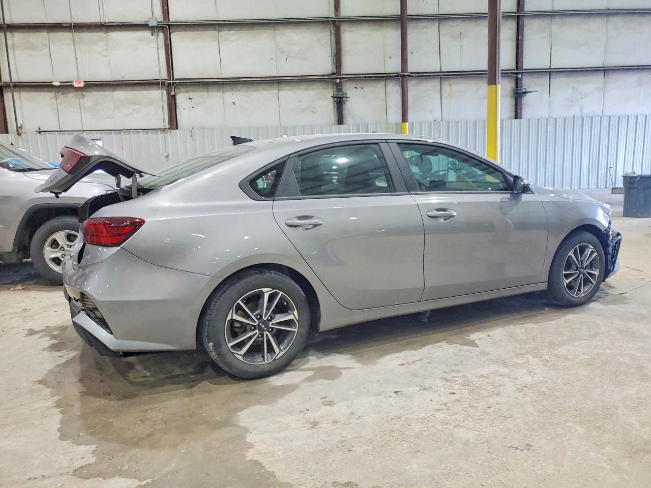 2023 Kia Forte Lxs - Фото 3