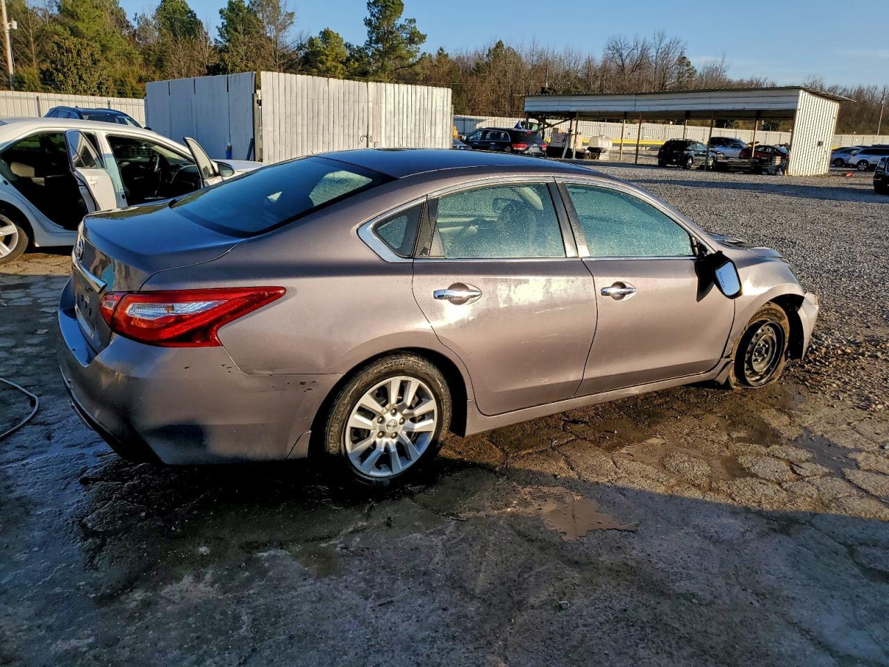 2016 Nissan Altima 2.5 - Фото 3
